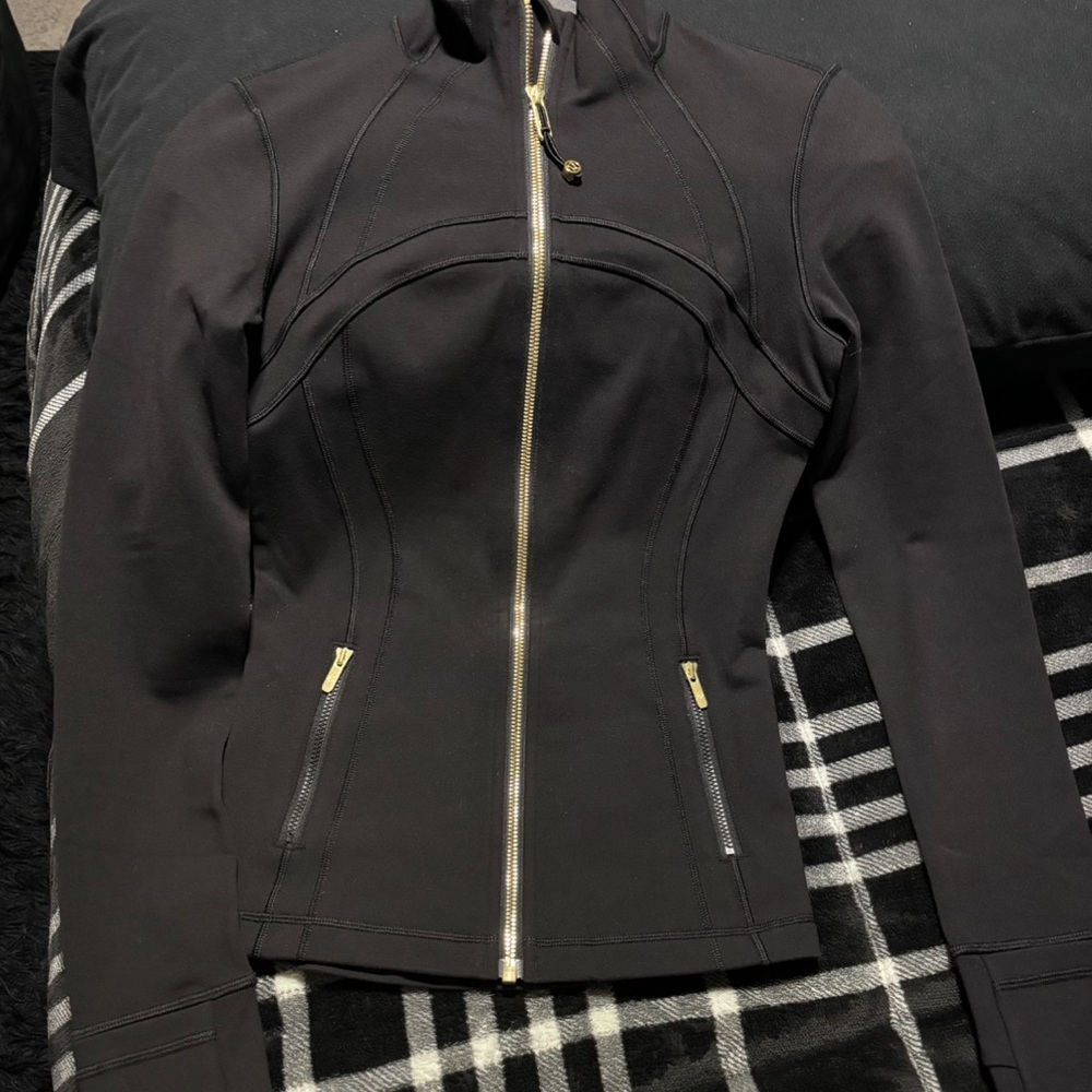 Lululemon Athletica Black Define jacket luon